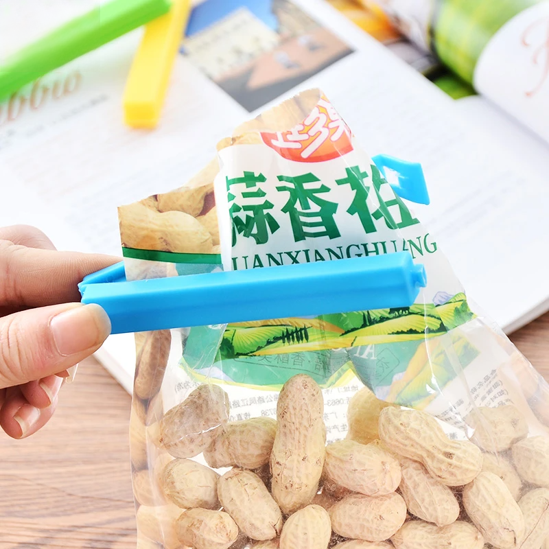 12Pcs - Portable Kitchen Storage Food Sealing Bag Clips.